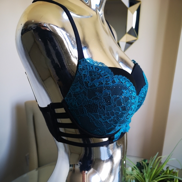 Beyond Sexy Lasenza Gel Push Up Bra w/ Cutouts - Picture 2 of 4